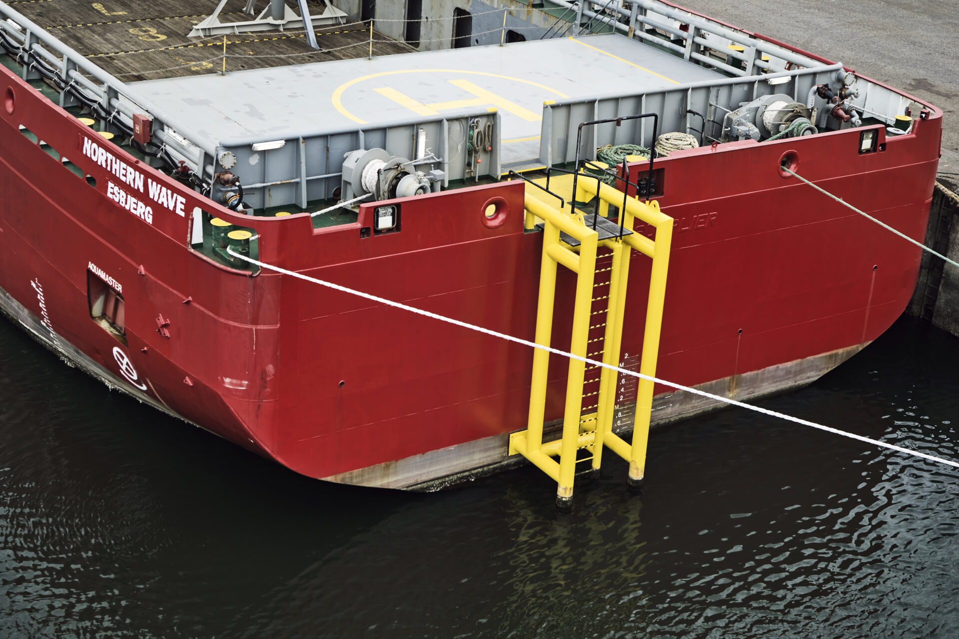 M/V Northern Wave